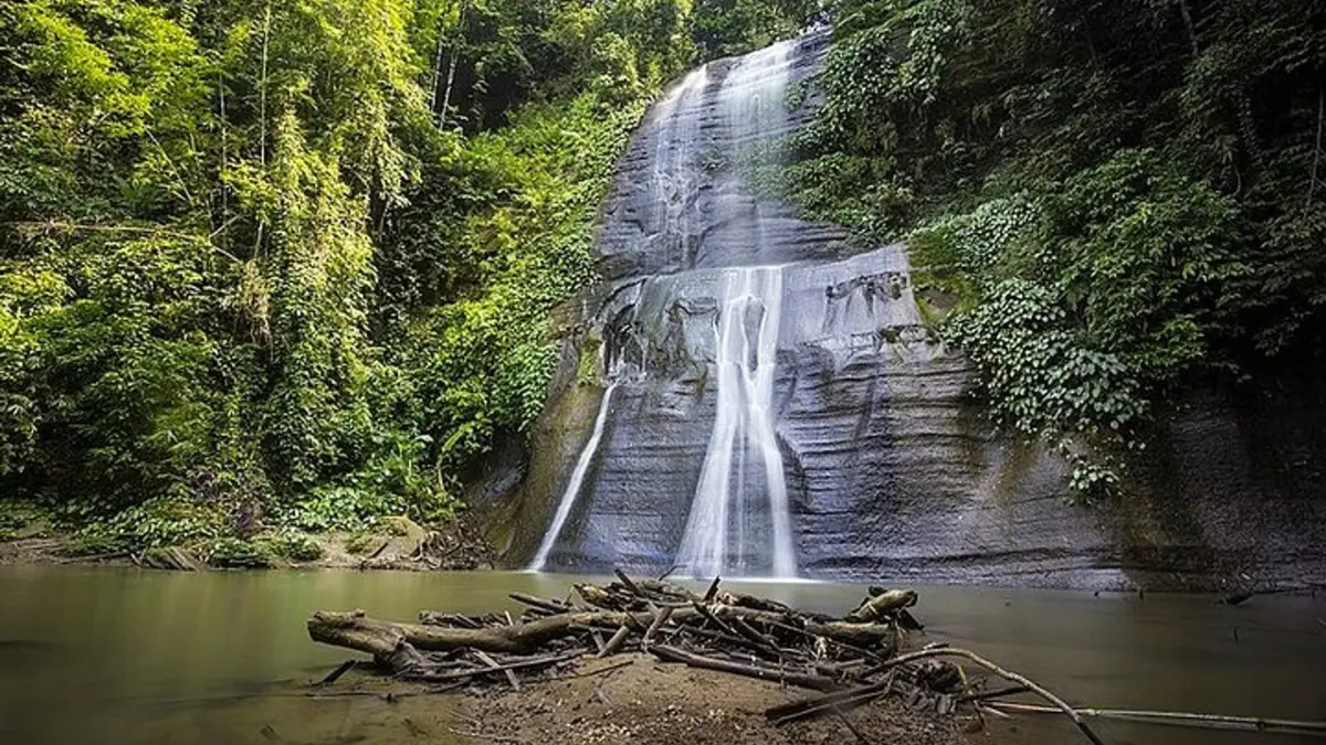 Hum Hum Waterfall 1